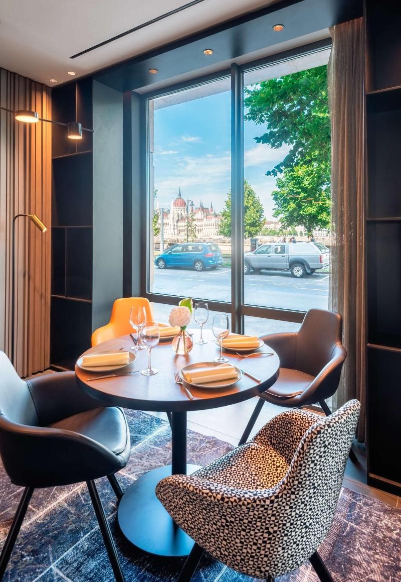 art’otel Budapest powered by Radisson Hotels - Lobi