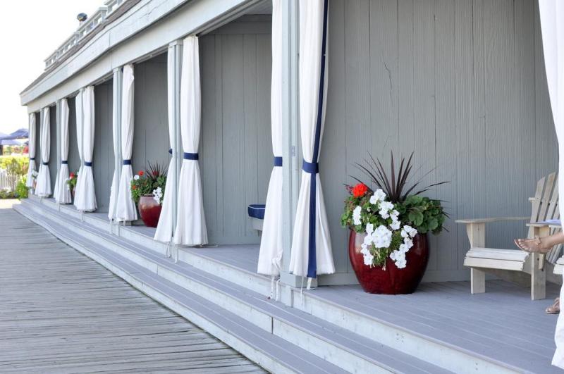 Montauk Yacht Club - Genel