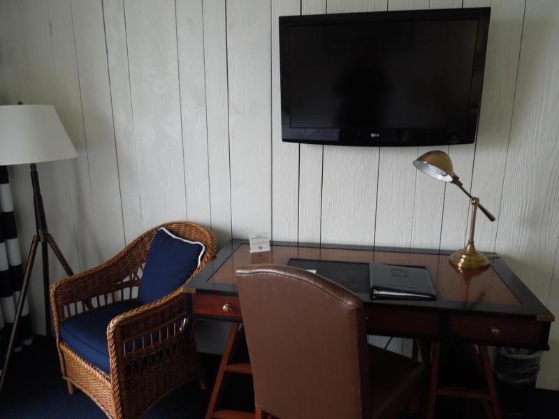 Montauk Yacht Club - Genel