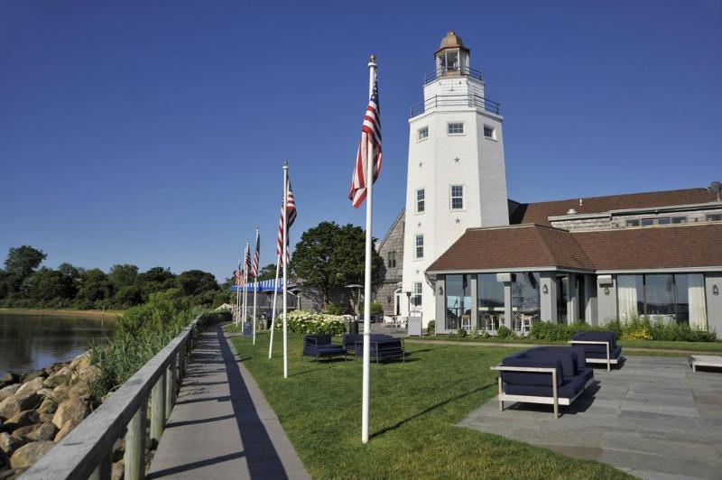 Montauk Yacht Club - Genel