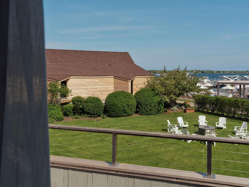 Montauk Yacht Club - Oda