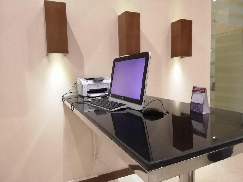 Holiday Inn Al Qasr - Genel