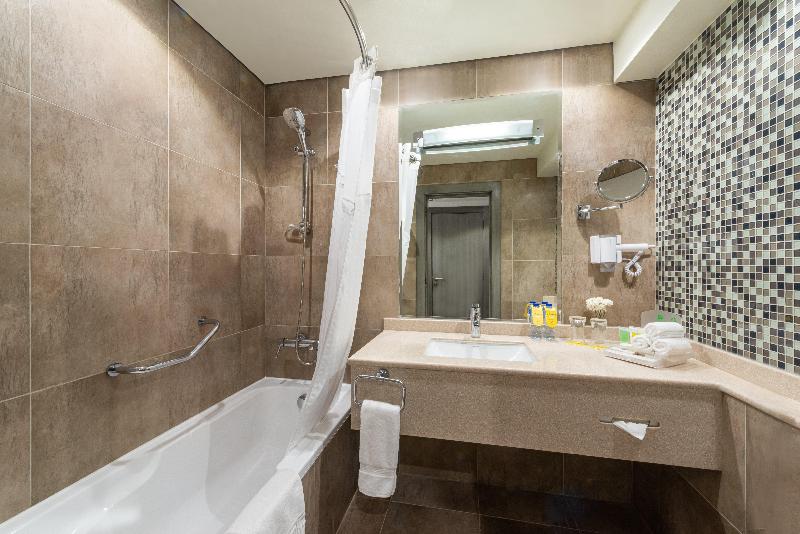 Holiday Inn Al Qasr - Oda