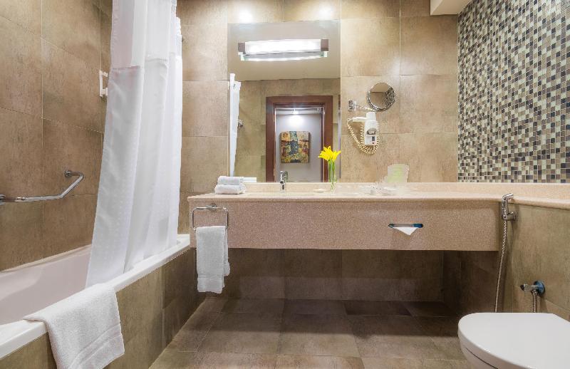 Holiday Inn Al Qasr - Oda