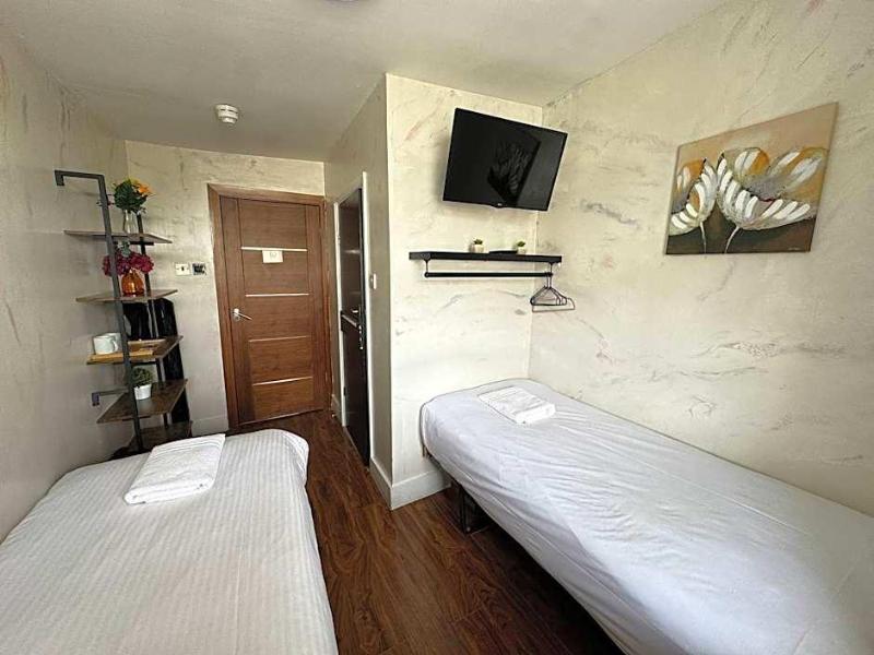 New Dawn Hotel - Oda