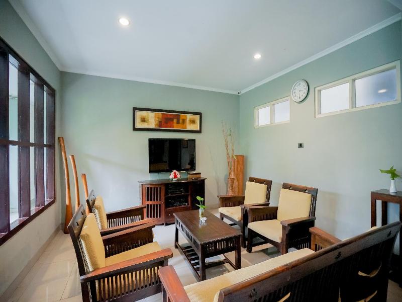 Cakra Kusuma - Bar