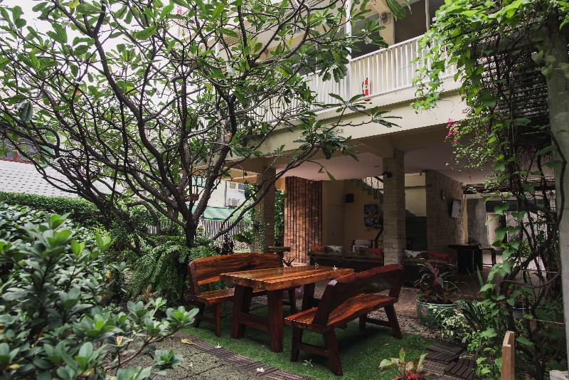 Feung Nakorn Balcony Rooms & Cafe - Lobi