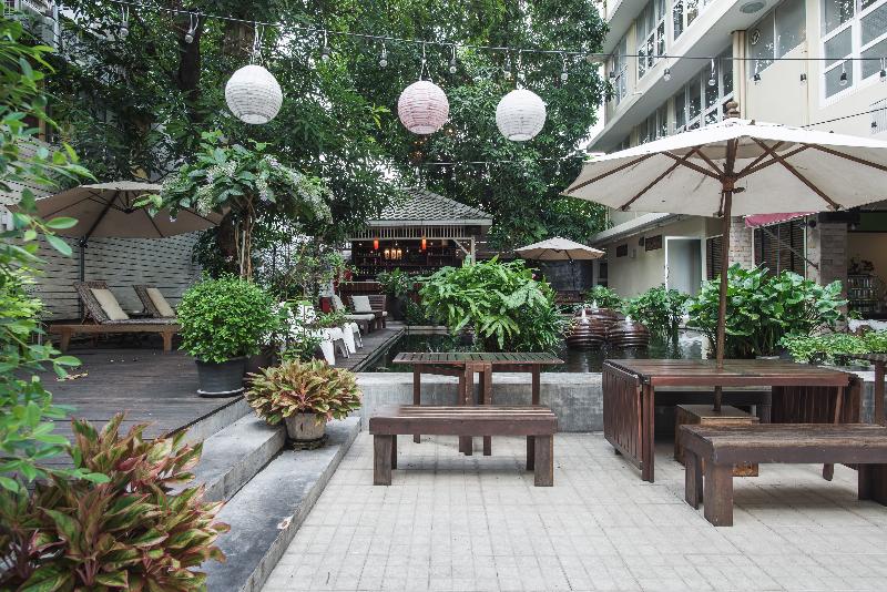 Feung Nakorn Balcony Rooms & Cafe - Lobi
