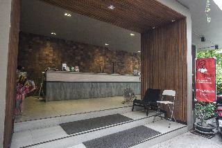 Feung Nakorn Balcony Rooms & Cafe otel fotoğrafı