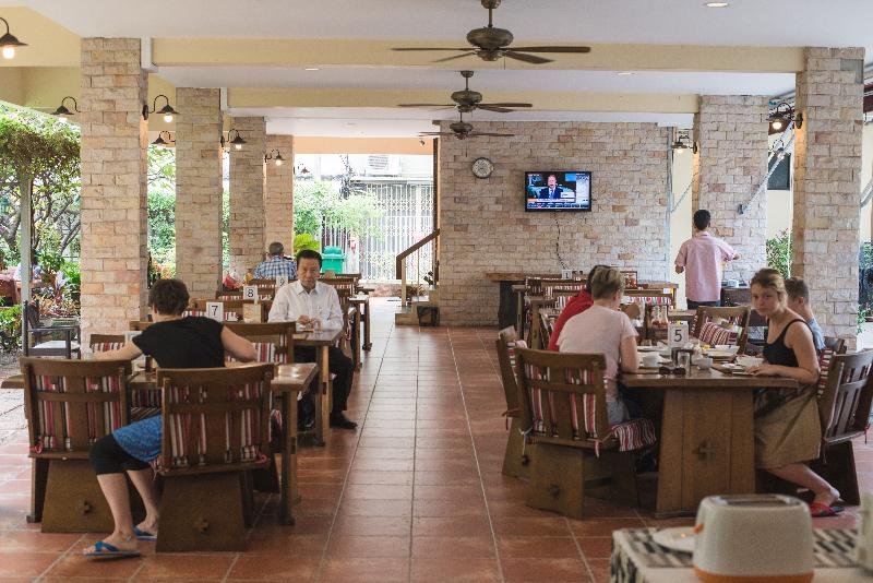 Feung Nakorn Balcony Rooms & Cafe - Restoran