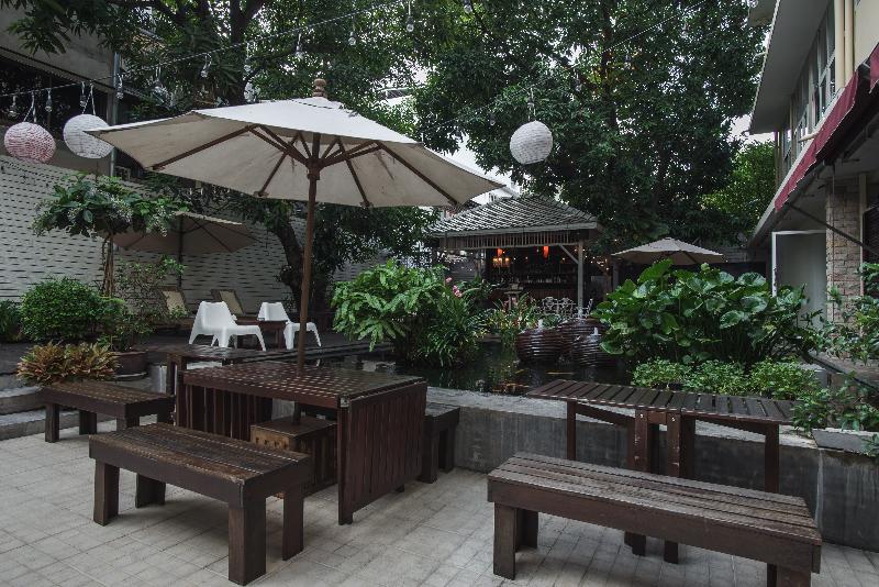Feung Nakorn Balcony Rooms & Cafe - Restoran