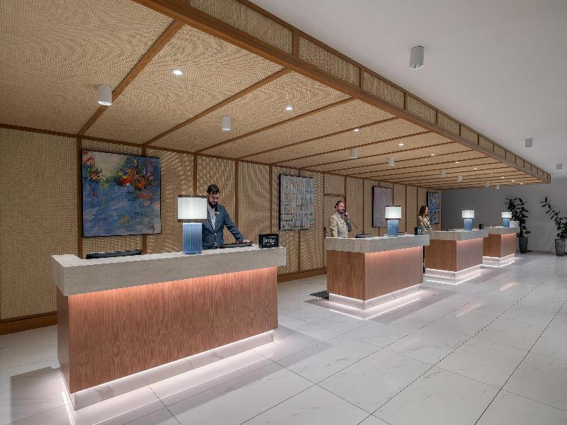 Hilton Geneva Hotel & Conference Centre - Lobi