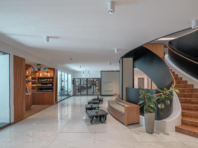 Hilton Geneva Hotel & Conference Centre - Lobi