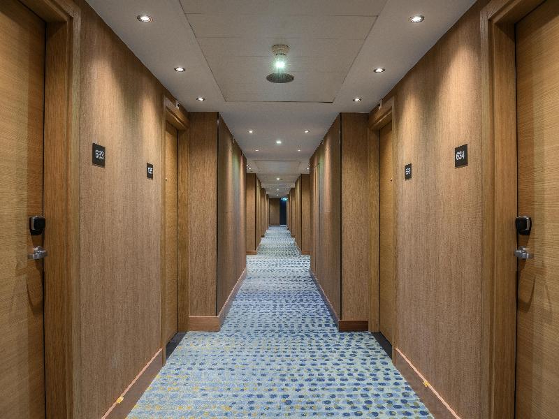 Hilton Geneva Hotel & Conference Centre - Lobi