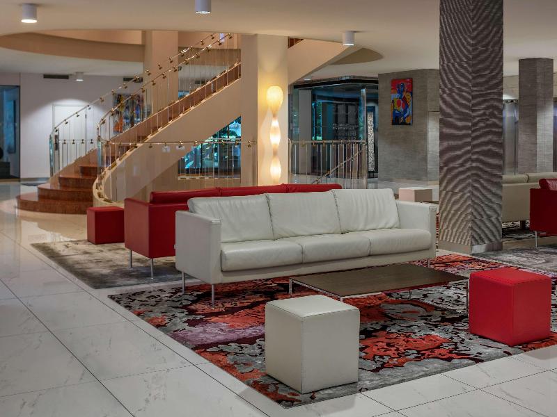 Hilton Geneva Hotel & Conference Centre - Lobi