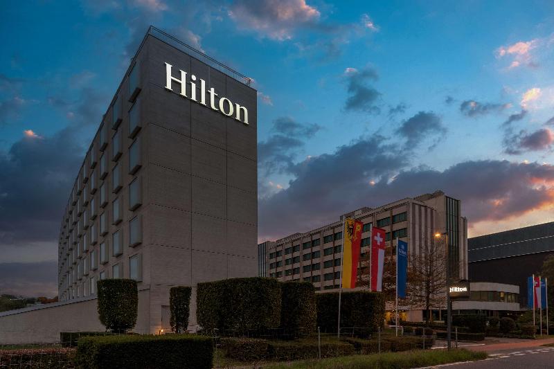 Hilton Geneva Hotel & Conference Centre - Genel