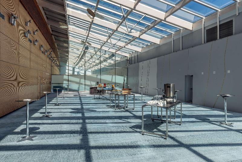 Hilton Geneva Hotel & Conference Centre - Genel
