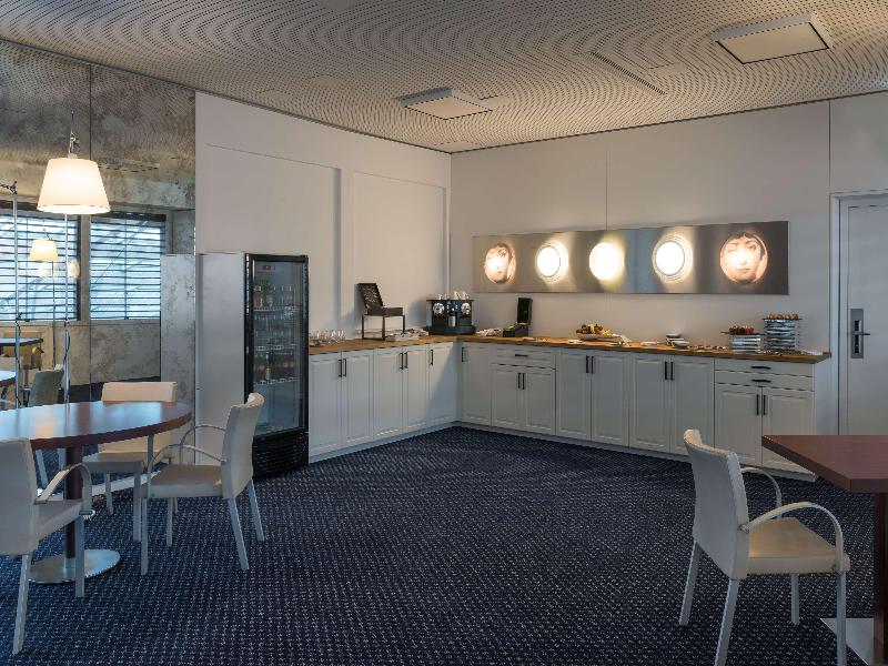 Hilton Geneva Hotel & Conference Centre - Genel