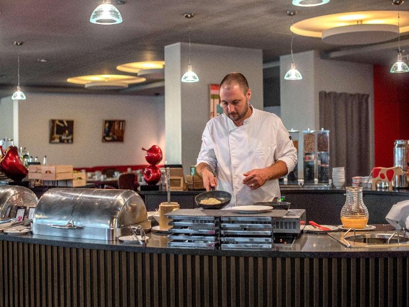 Hilton Geneva Hotel & Conference Centre - Restoran