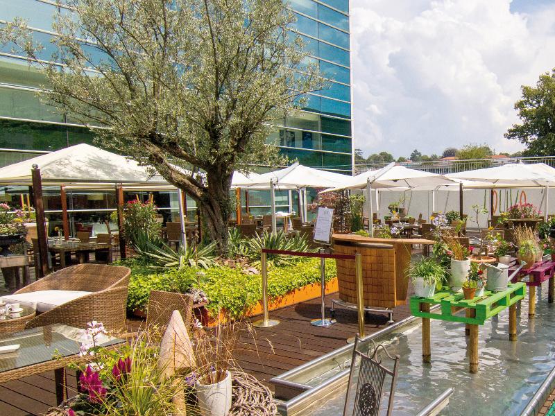 Hilton Geneva Hotel & Conference Centre - Teras