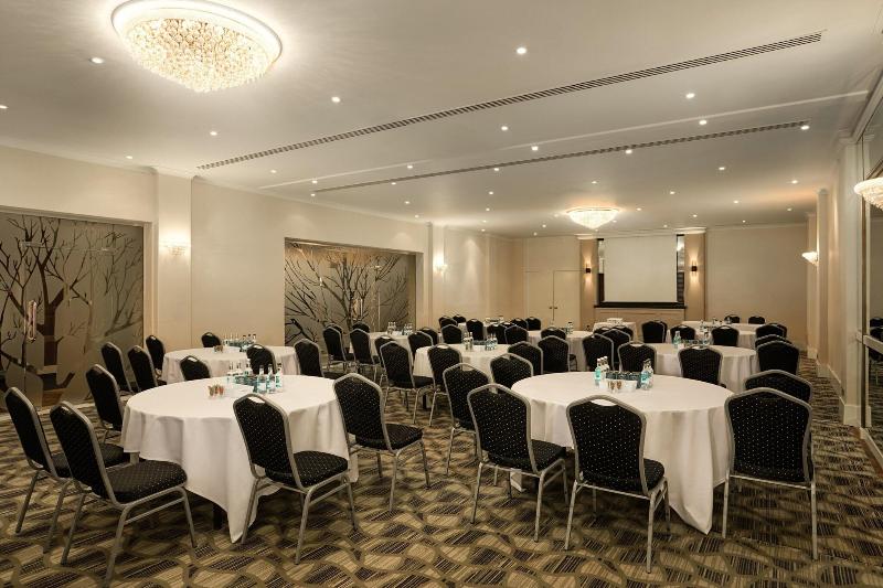 The Langstone - Toplantı