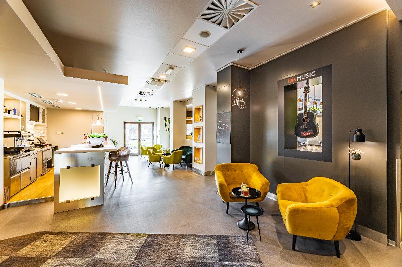 Ibis Hotel Plzen - Lobi