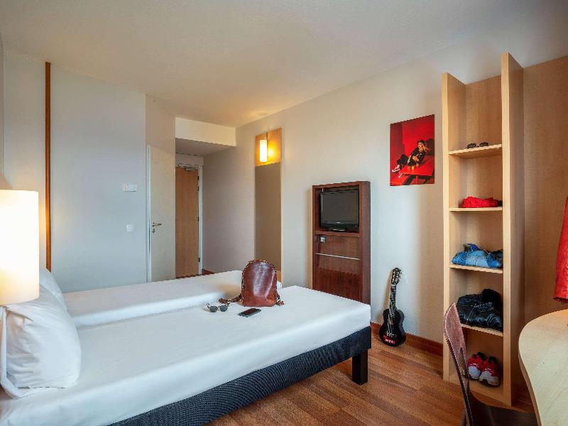 Ibis Hotel Plzen - Oda