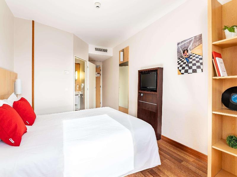 Ibis Hotel Plzen - Oda