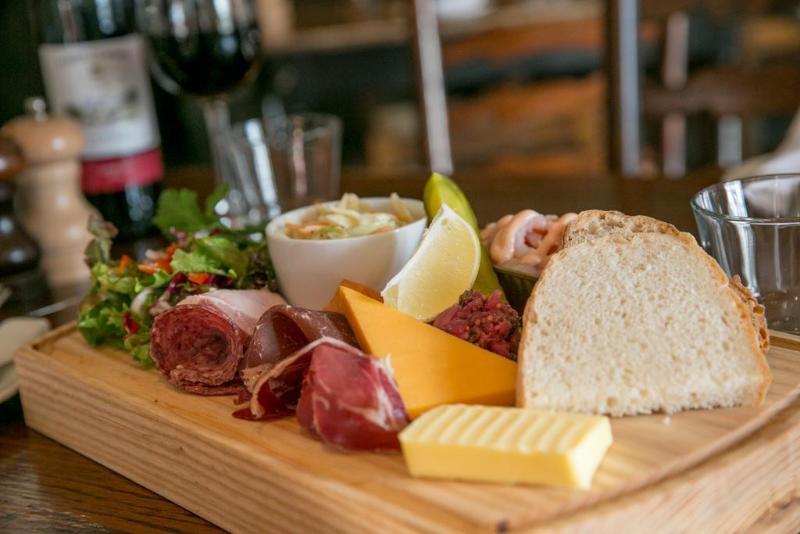 Wild Boar Inn - Genel