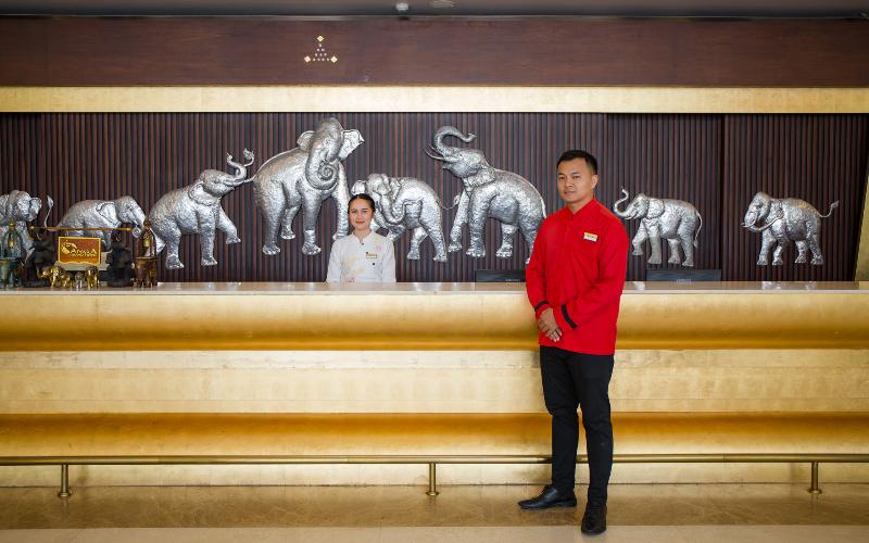 Aiyara Grand Hotel Pattaya - Lobi