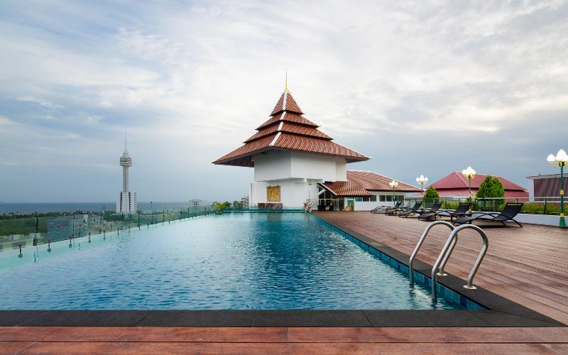 Aiyara Grand Hotel Pattaya - Havuz