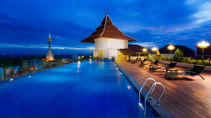 Aiyara Grand Hotel Pattaya - Havuz