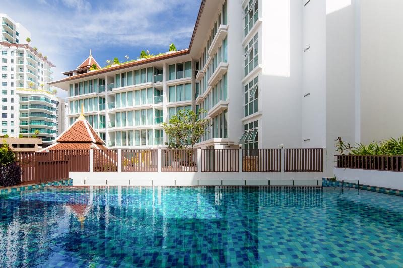Aiyara Grand Hotel Pattaya - Havuz