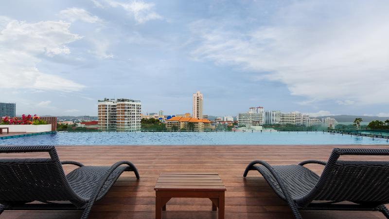 Aiyara Grand Hotel Pattaya - Havuz