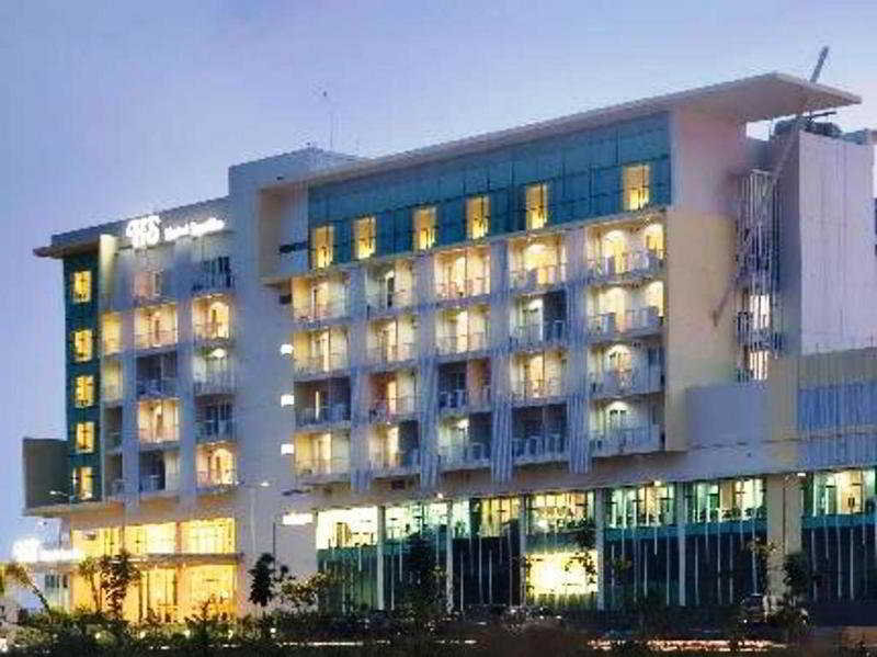 Hotel Santika BSD City - Serpong otel fotoğrafı