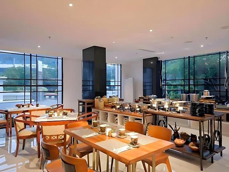 Metro Park View Hotel - Genel