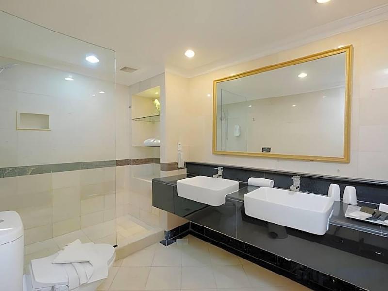 Metro Park View Hotel - Oda