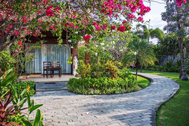 Adi Assri Beach Resort & Spa Pemuteran - Oda