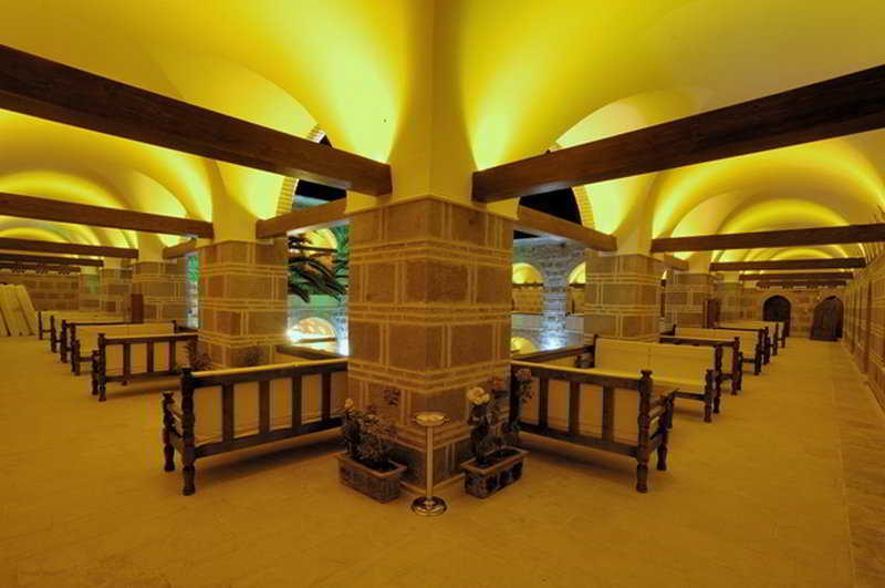Cesme Kanuni Kervansaray fotoÄŸrafÄ±