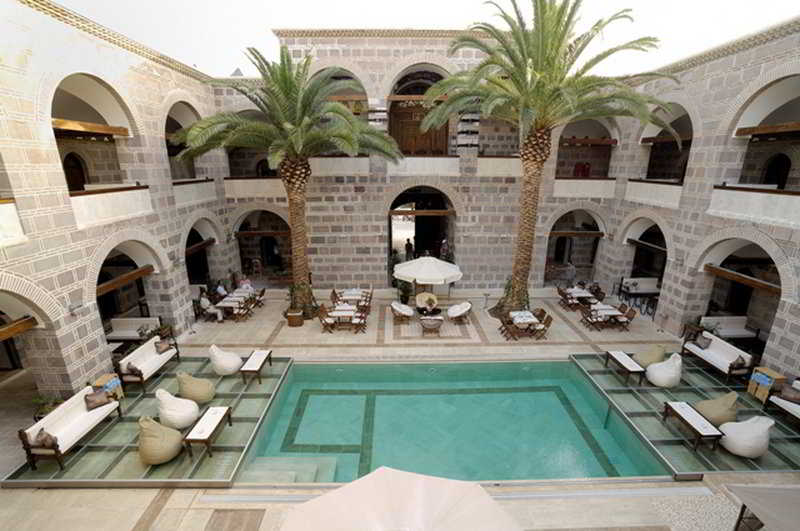 Cesme Kanuni Kervansaray fotoÄŸrafÄ±