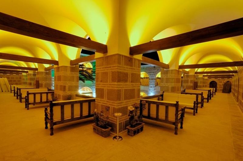 Cesme Kanuni Kervansaray - Genel