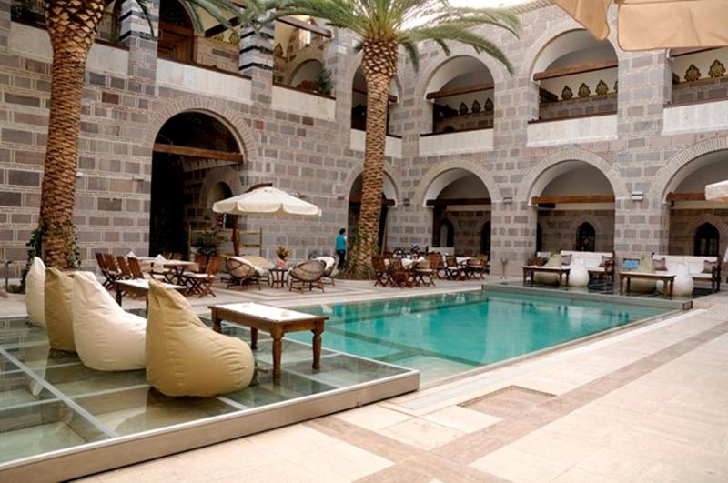 Cesme Kanuni Kervansaray - Genel