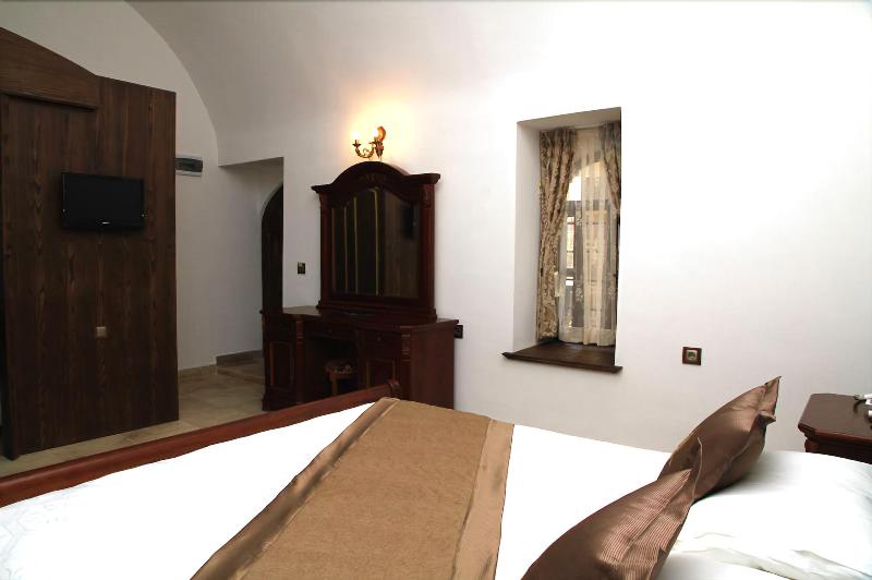 Cesme Kanuni Kervansaray - Oda