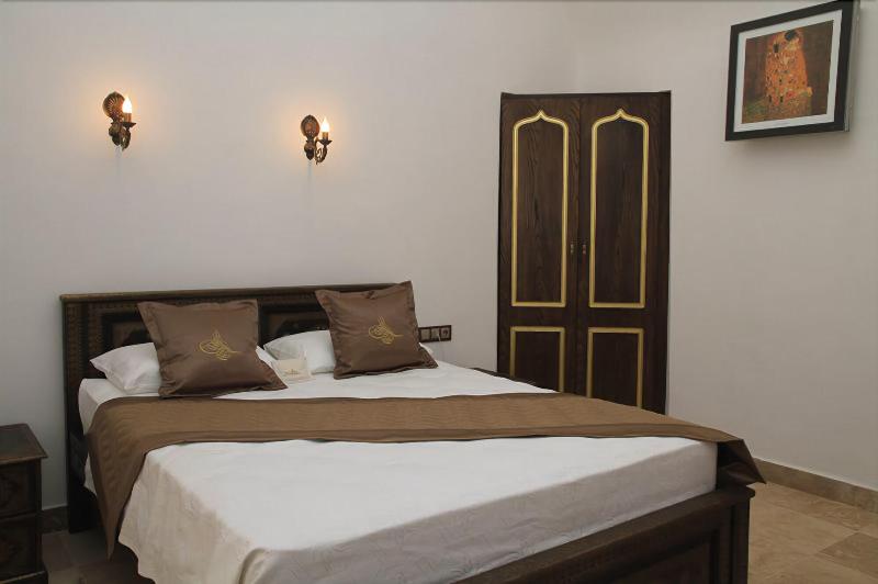 Cesme Kanuni Kervansaray - Oda
