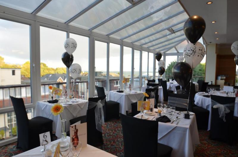 The Riviera Hotel & Holiday Apartments - Restoran