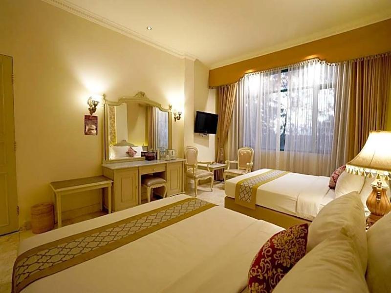 Indah Palace - Genel