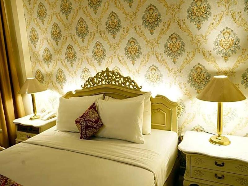 Indah Palace - Genel