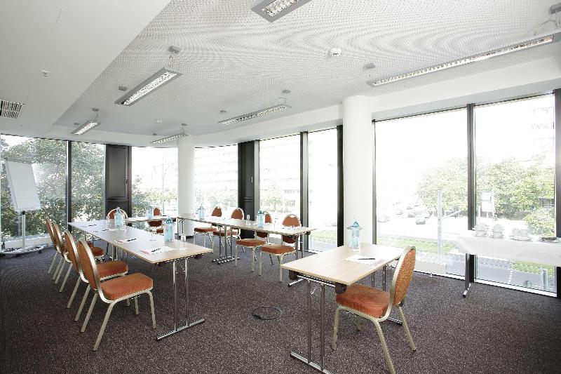 H4 Hotel Berlin Alexanderplatz - Toplantı