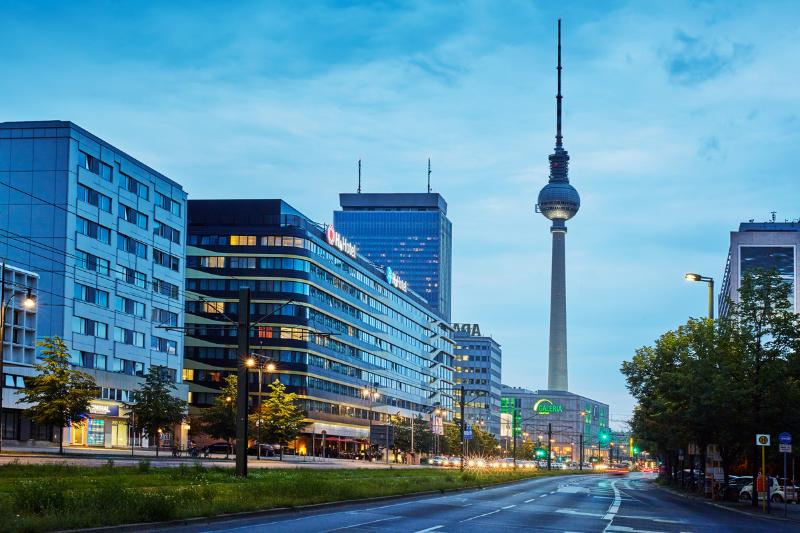 H4 Hotel Berlin Alexanderplatz - Genel