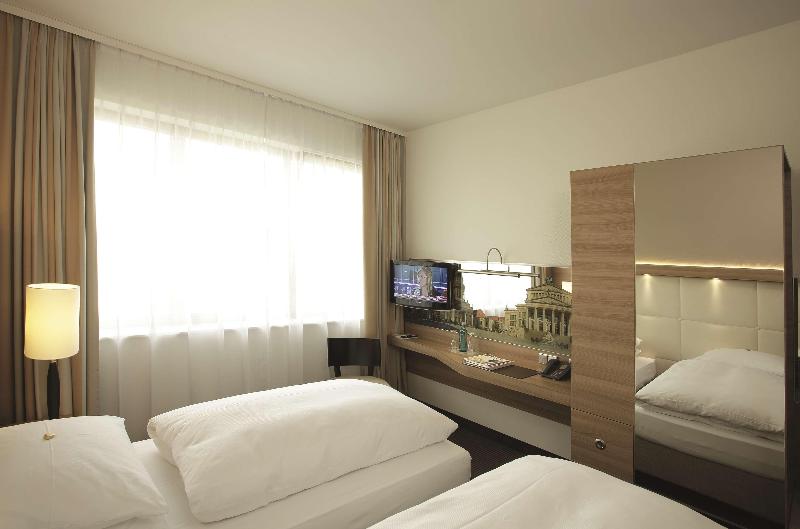 H4 Hotel Berlin Alexanderplatz - Oda